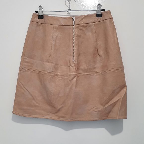 Sheike faux leather skirt size 8 - Picture 2 of 4